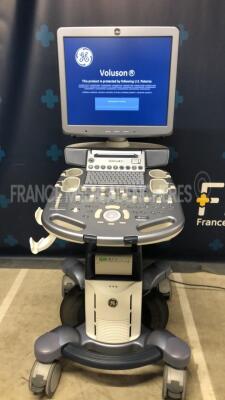 GE Healthcare Voluson S8 - YOM 10/2013- S/W 12.0.3.151 BT 12 - in excellent condition - checked by the manufacturer - ready for clinical use - Options 3D/4D expert - advanced VCI - SonoNT - DICOM - w/ GE Probe C1-5-RS - YOM 02/2014 and Sony Digital Graphi