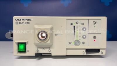 Olympus Xenon Light Source CLV S-20 (Powers up)