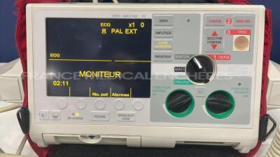 Zoll Defibrilator Mseries - YOM 07/2003 - w/ ECG electrodes - no power cable (No power) - 5