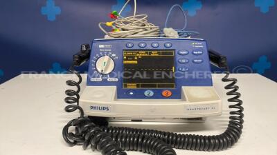 Philips Defibrillator Heartstart XL -YOM 2004 w/ ECG sensors and SPO2 sensor - no power cable