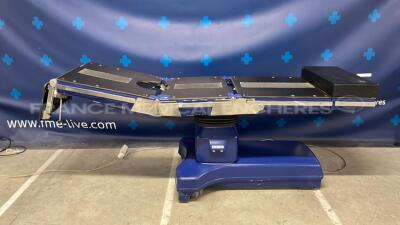 Maquet Operating Table 1132.01A2 - YOM 1999 - tested and functional - missing remote control (Powers up)