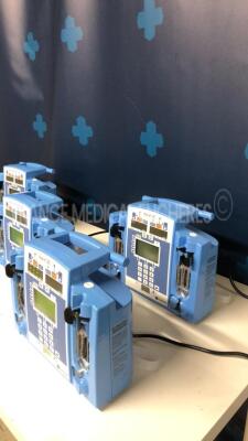 Lot of 5 Carefusion Dual Channel Infusion Pumps Alaris SE 7231 - 4 YOM 2013 - 1 YOM 2004 - S/W 02.80 (All power up) - 4