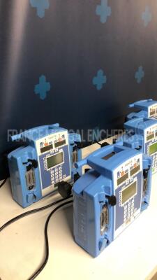 Lot of 5 Carefusion Dual Channel Infusion Pumps Alaris SE 7231 - 4 YOM 2013 - 1 YOM 2004 - S/W 02.80 (All power up) - 5