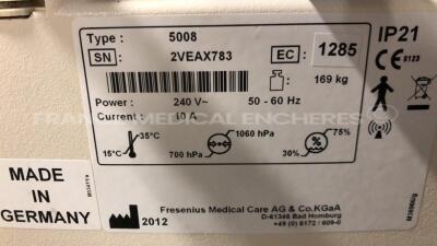 lot of 2 Fresenius Dialysis 5008 - YOM 2011 and 2012 - S/W V4.57 - Count 29582 hours and 28490 hours - no power cables (Both power up) - 9