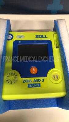 Lot of 2 ZOLL Defibrilator AED 3 Trainers original box never used - French Language - 2