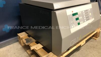 Jouan Centrifuge CR3i -YOM 1998 - No power cable (Powers up) - 2