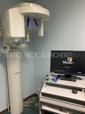 Sirona Dental X-RAY Ortophos XG - YOM 2010 - functional - deinstalled by OEM remote control connector to be repaired (Powers up)