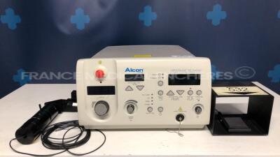 Alcon Laser Photocoagulator Ophthalas 532 EyeLite - YOM 04/2001 w/ Alcon Footswitch 532 - untested due to the missing power key