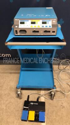 Valleylab Electrosurgical Unit Force FX 8CS - YOM 2009 w/ Valleylab Footswitch E6009B - YOM 2009 and Covidien Footswitch E6008B - YOM 2019 and Valleylab Trolley (Powers up)