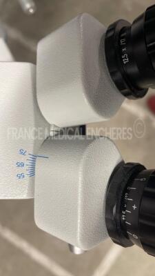 Moller Wedel Microscope Ophtamic 900 S w/ dual binoculars 10x22 and 12,5x17 and footswitch (Powers up) - 8