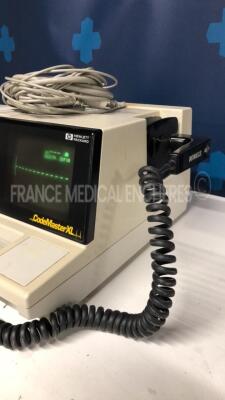 Hewlett Packard Defibrilator Codemaster XL - M1723A w/ Paddels and ECG Sensors (Powers up) - 3