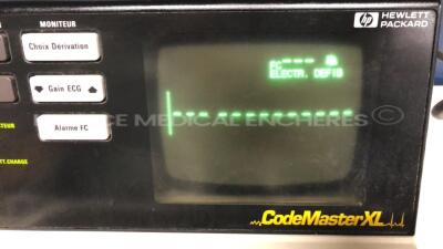 Hewlett Packard Defibrilator Codemaster XL - M1723A w/ Broken Paddels and ECG Sensors (Powers up) - 5