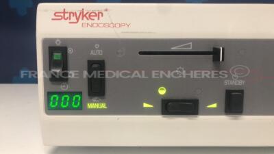 Stryker Light Source Quantum 4000 (Powers up) - 4