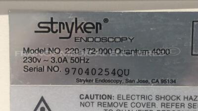 Stryker Light Source Quantum 4000 (Powers up) - 8