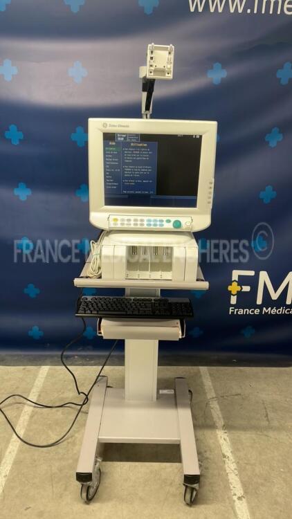 Datex Ohmeda Patient Monitor DLCC15 w/ Datex Ohmeda Module F-CU8-11-VG1- YOM 2007 on GE Trolley KISS (Powers up)