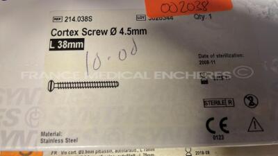 Lot of Synthes Bone Screws - 9