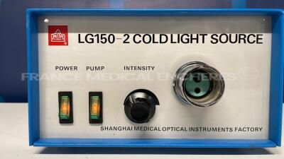 Shangai Medical Light Source LG 150 - no power cable (Powers up) - 4
