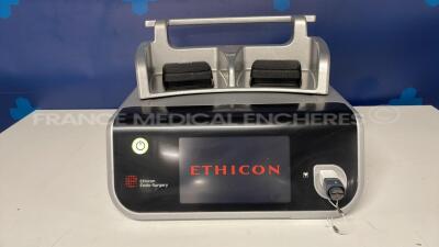Ethicon Electrosurgical Unit GEN11 - YOM 2012 (Powers up)