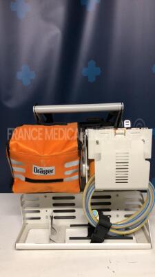Drager Transport Ventilator Oxylog 2000 w/ disposable breathing circuits Venstar and O2 hose