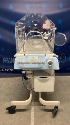 Drager Incubator C2PS-1 - YO 2009 - for spare parts - No power - 3