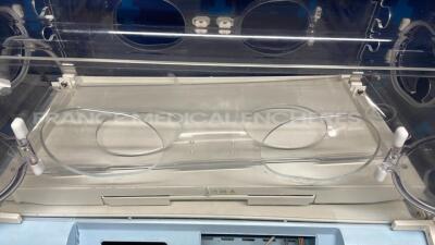 Drager Incubator C2PS-1 - YO 2009 - for spare parts - No power - 7