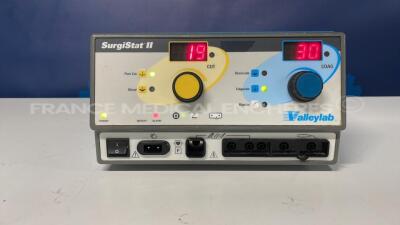 Valleylab Electrosurgical SurgiStat II ( Powers up)