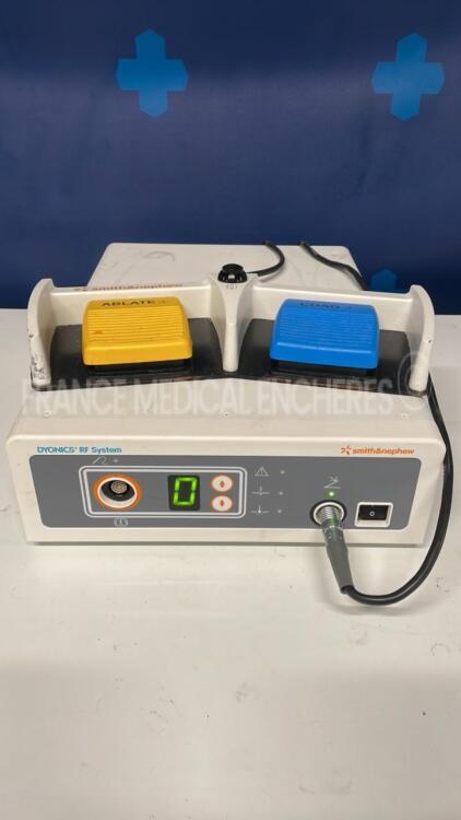 Smith and Nephew Electrosurgical Dyonics RF - YOM 2013 w/ Footswitch ( Powers up)