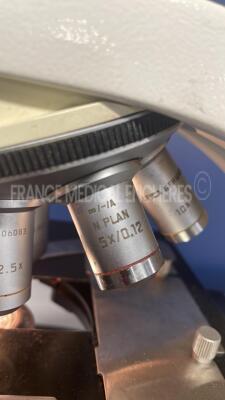 Leica Microscope DMLS - YOM 2009- w/ Binoculars 10x with optics 5x0.12 / 10x / 20x / 40x / 2.5x (Powers up) - 7