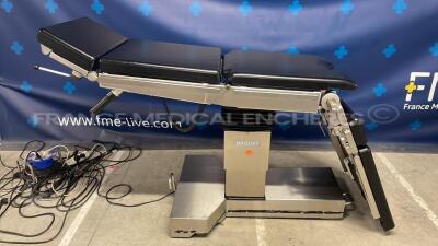 Maquet Operating Table w/ Maquet Remote Control (Powers up)