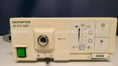 Olympus Xenon Light Source CLV-S20 (Powers up)