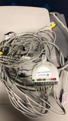 Lot of St Jude Medical Cardiac Stimulator EP-4 - YOM 2015 w/ ST Jude Medical Signal Conditioning Unit EP-WorkMate - YOM 2011 w/ ECG sensors - untested due to the missing monitor (Both power up) - 11