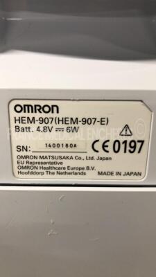 Omron Tensiometer HEM-907 (Powers up) - 5