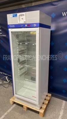 Electrolux Medical Refrigerator MP280 (Powers up) - 3