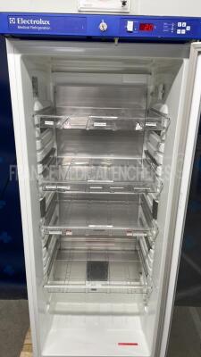 Electrolux Medical Refrigerator MP280 (Powers up) - 4