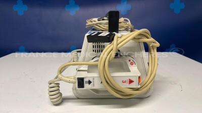 Zoll Defibrilator Mseries - w/ ECG electrodes (Powers up) - 2