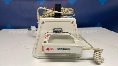 Zoll Defibrilator Mseries - w/ ECG electrodes (Powers up) - 3