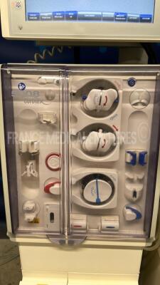 Lot of 2 Fresenius Dialysis 5008 Cordiax - YOM 2015 - S/W 4.57 Count 17704H and 19622H (Both power up) - 8
