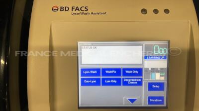 BD Biosciences Lyse/wash Assistant BD Facts - YOM 03/2006 - no power cable (Powers up) - 4