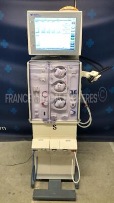 Fresenius Dialysis 5008 Cordiax - YOM 2010 - S/W V4.57 - Count 32736 hours (Powers up)