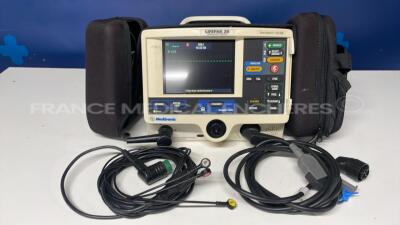 Medtronic Defibrilator Lifepack 20 - YOM 2009 - missing paddles (Powers up)