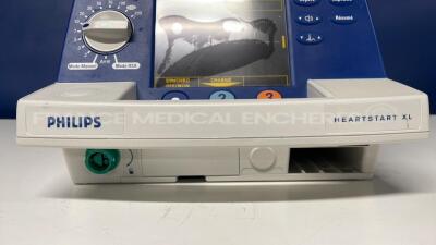 Agilent Defibrilator Hearstart XL - YOM 2005 - missing paddles - no power cable (Powers up) - 4