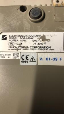 Nihon Kohden ECG 9020K - YOM 2003 - w/ ECG electrodes (Powers Up) - 6