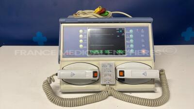 Schiller Defibrillator Defigard 30021H - YOM 2002 (Powers up)