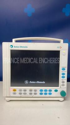 GE Datex Ohmeda Patient Monitor F-CM1-4 - YOM 2006 - w/ module SPO2/T1 T2/PNI/ECG (Powers up)