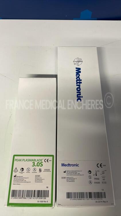 Lot of Medtronic Bipolar Sealer 232-113-1 and Medtronic Peak Plasmablade 3-0S