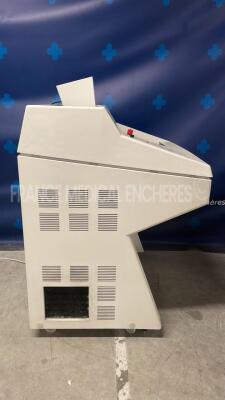 Leica Cryostat CM3050S - YOM 2004 (Powers up) - 3