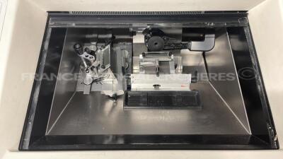 Leica Cryostat CM3050S - YOM 2004 (Powers up) - 7