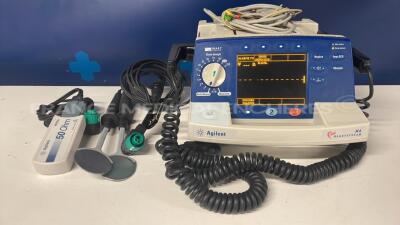 Agilent Defibrillator Heartstart XL - YOM 2001 -w/ECG sensors (Powers up)