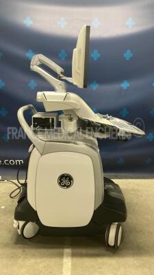 GE Ultrasound Logiq E9 R6 XD Clear 2.0 - YOM 11/2016 - S/W GC1 2.0 - in excellent condition - tested and controlled by GE Healthcare France – ready for clinical use - Options - DICOM - Scan Assist - Logiq Vue - Count Rendered Integrated - ICV Static - 4D - 3