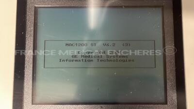 GE ECG MAC 1200 ST - YOM 2002 - S/W 6.2 - w/ ECG sensors (Powers up) - 6